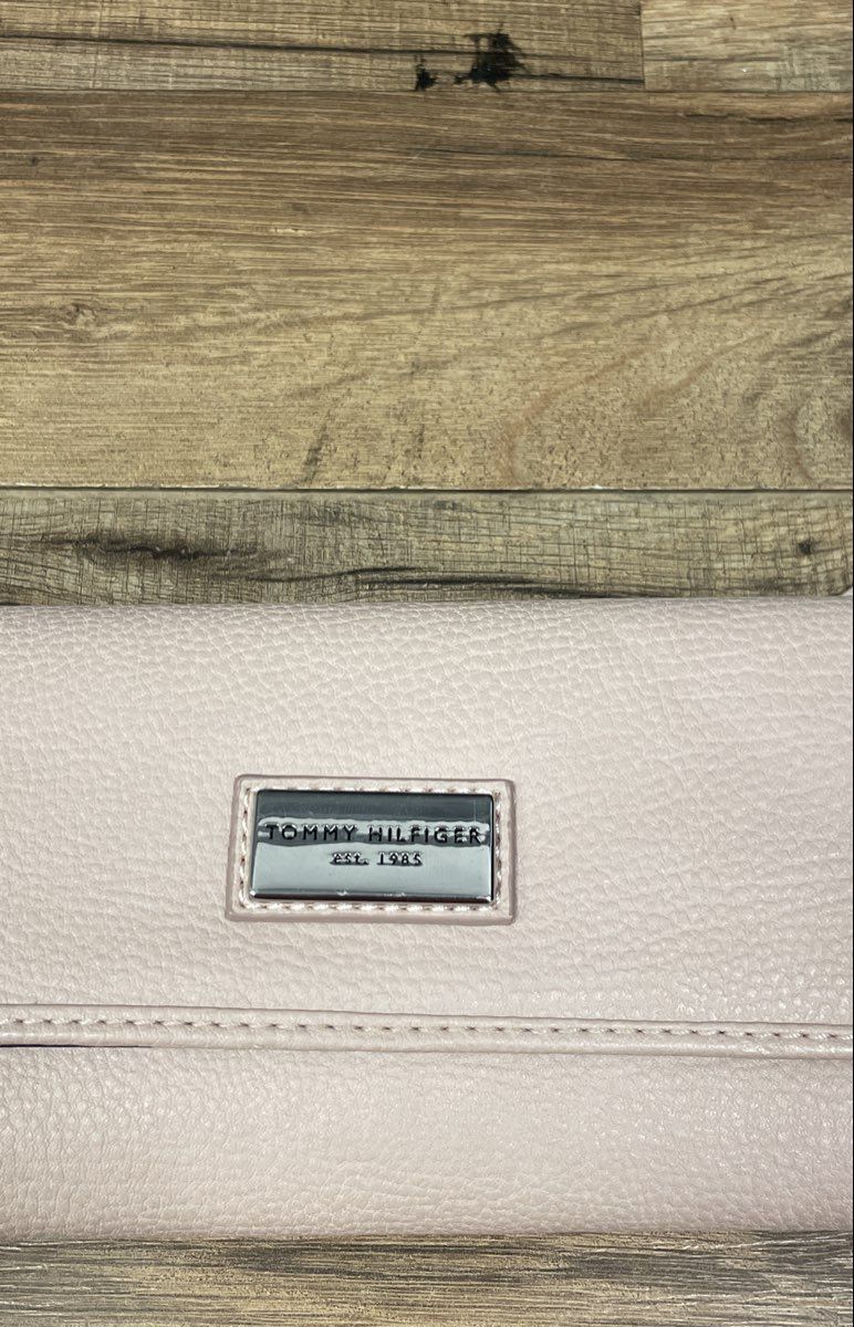 Tommy Hilfiger Light Pink Pebbled Trifold Flap Wallet Silver Hardware