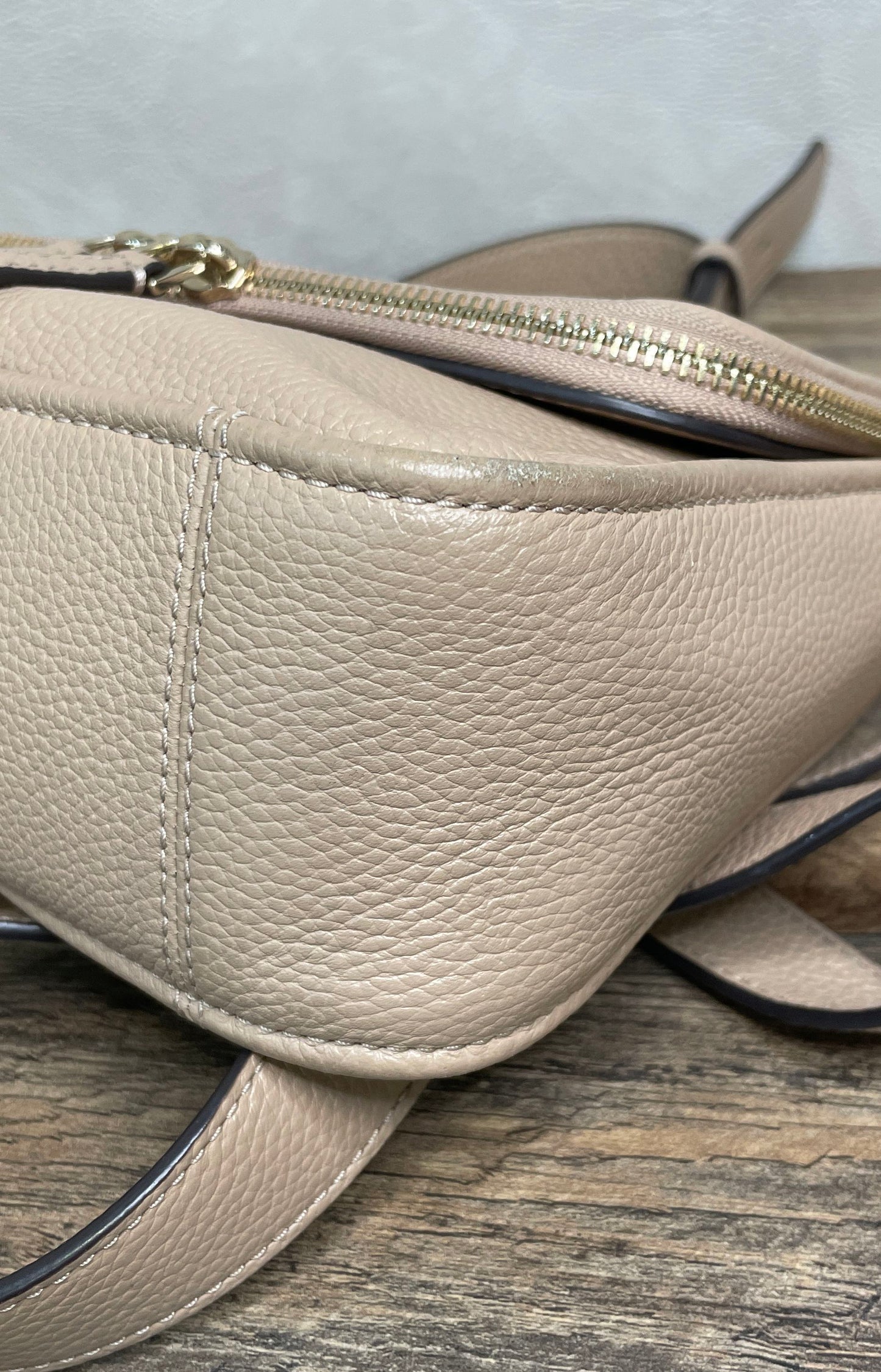 Kate Spade Beige Pebbled Leather Crossbody Bag Gold Hardware Nude Taupe Small