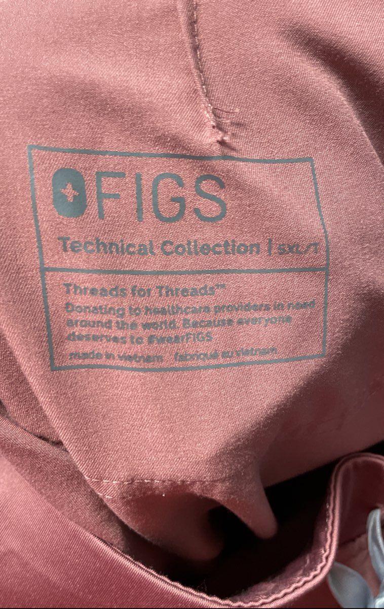 Figs Women's Scrub Set Brick Catarina V-Neck Top 5XL Cargo Pants 5XLT