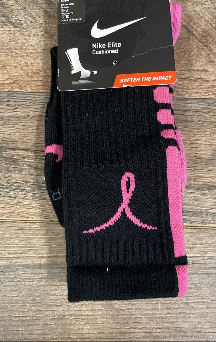 Nike Elite Cushioned Basketball Crew Socks Black Pink Kay Yow Size Medium NWT