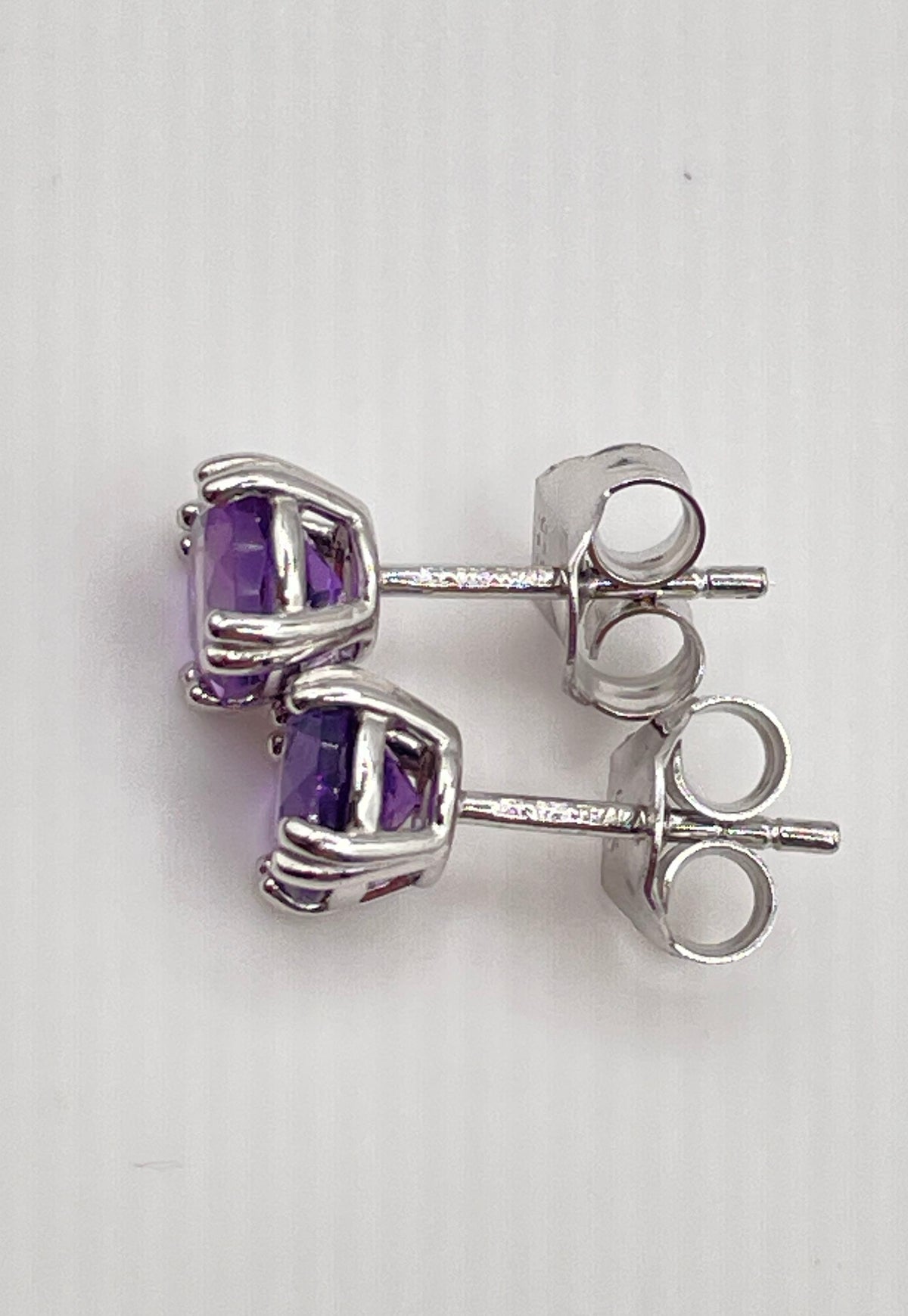 925 Sterling Silver Purple Amethyst Stud Earrings 1.5g