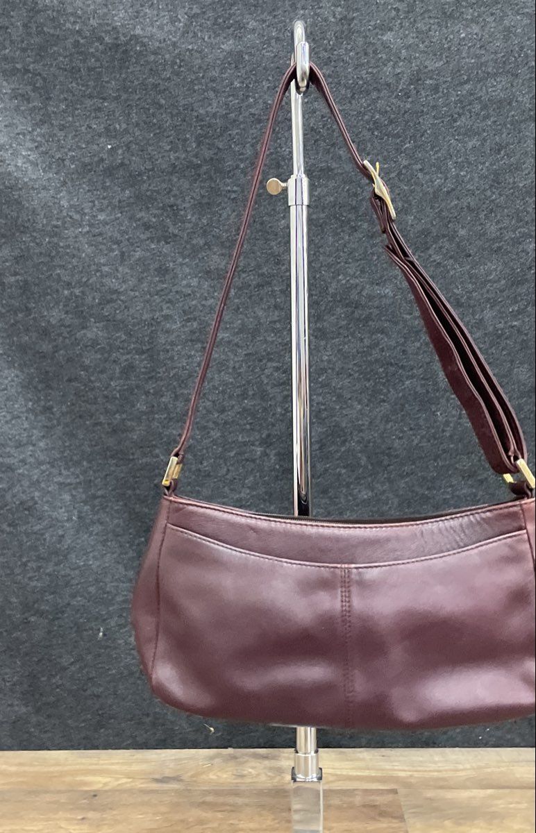 Vintage Etienne Aigner Burgundy Leather Baguette Shoulder Bag Gold Hardware
