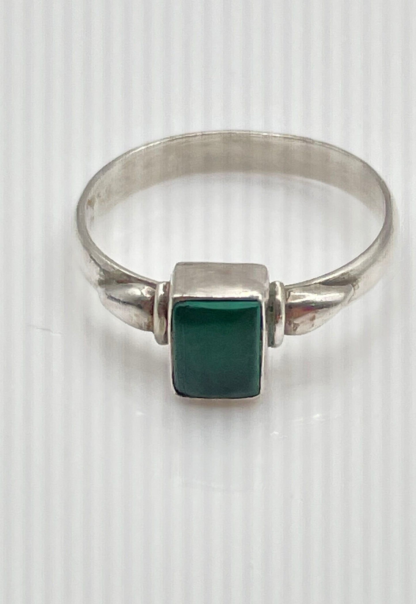 925 Sterling Silver Green Onyx Ring 2.3g