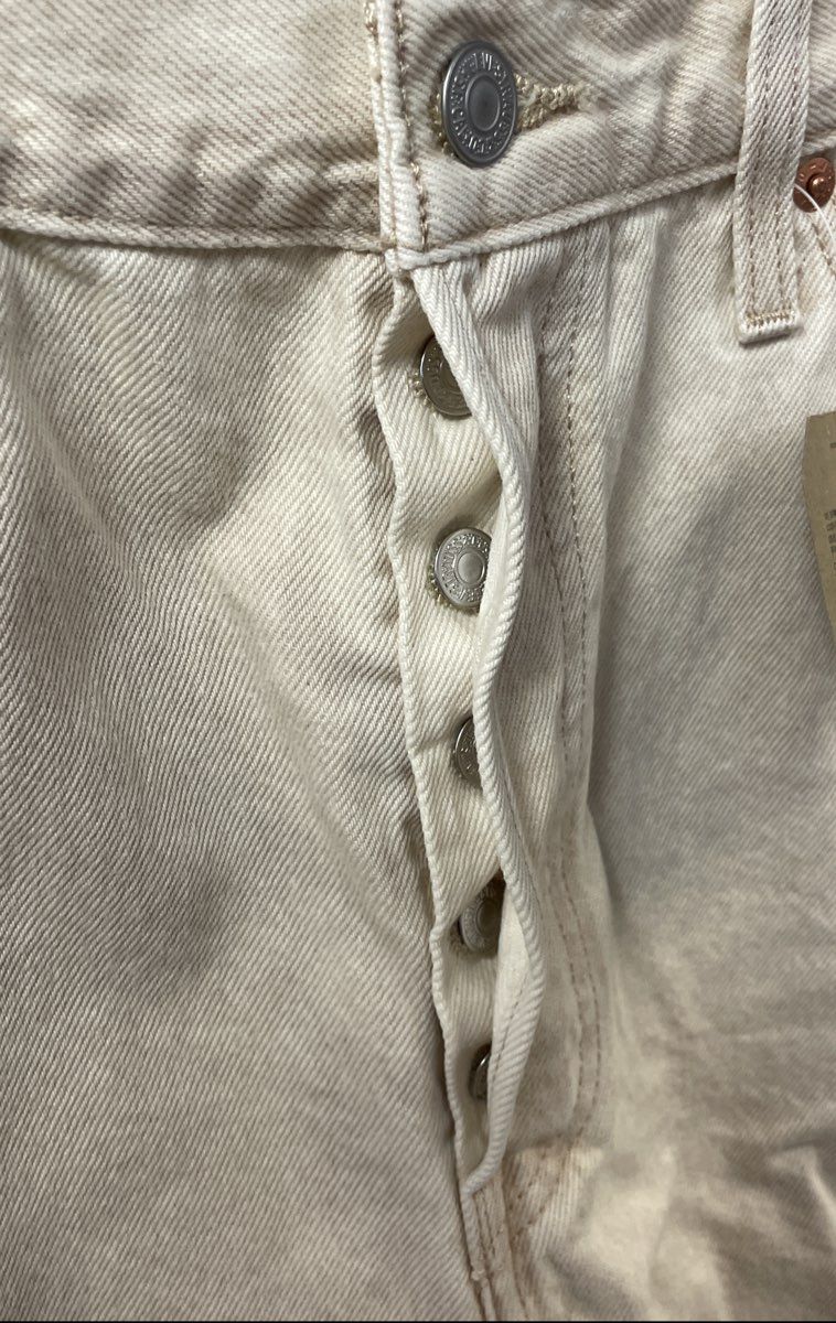 Levi's Women's NWT 501 Mid-Thigh Shorts Tan High Rise Raw Hem Sz 33