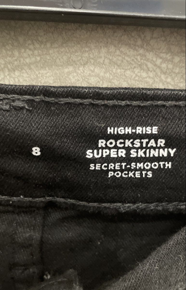 Old Navy Women's Black High-Rise Rockstar Super Skinny Jeans Sz 8