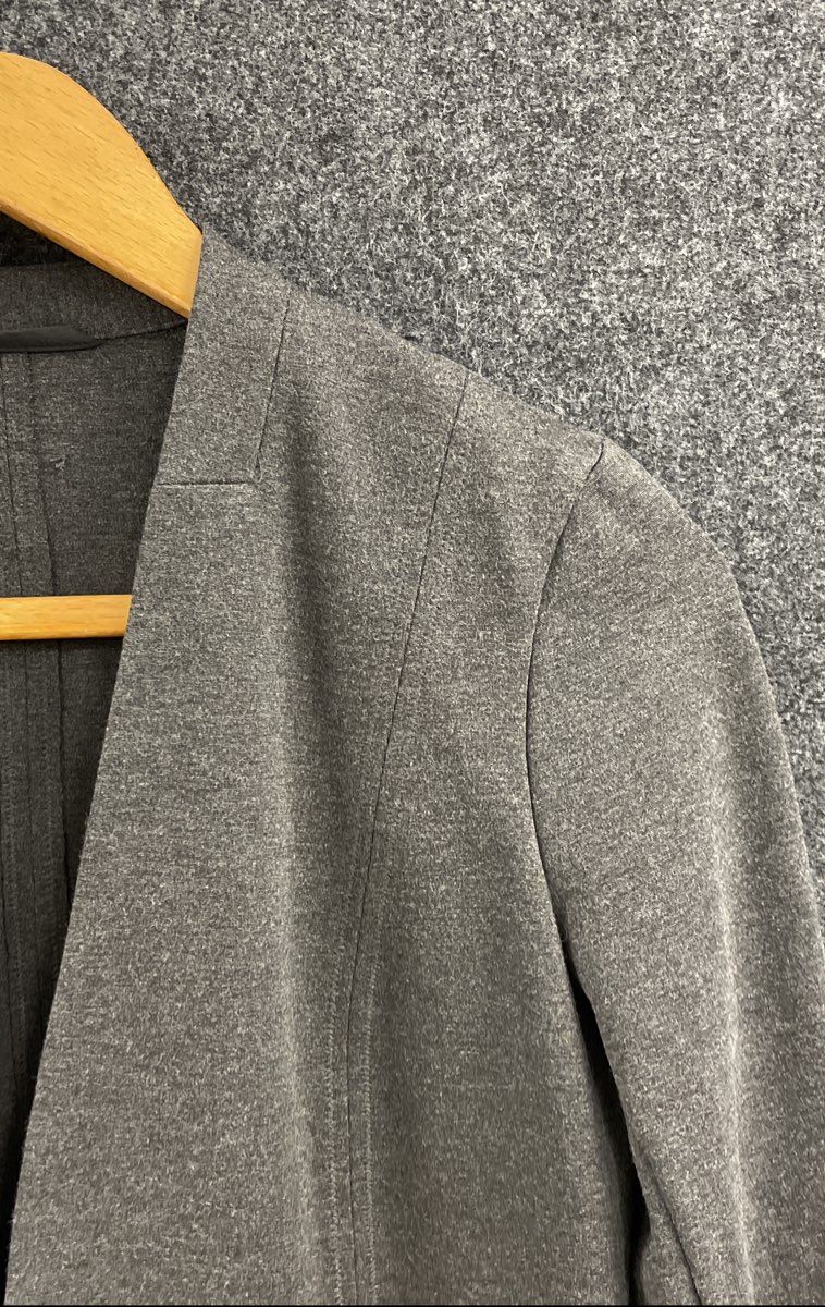 Armani Exchange Women's Gray Collarless Single Button Cropped Blazer Jacket Sz M