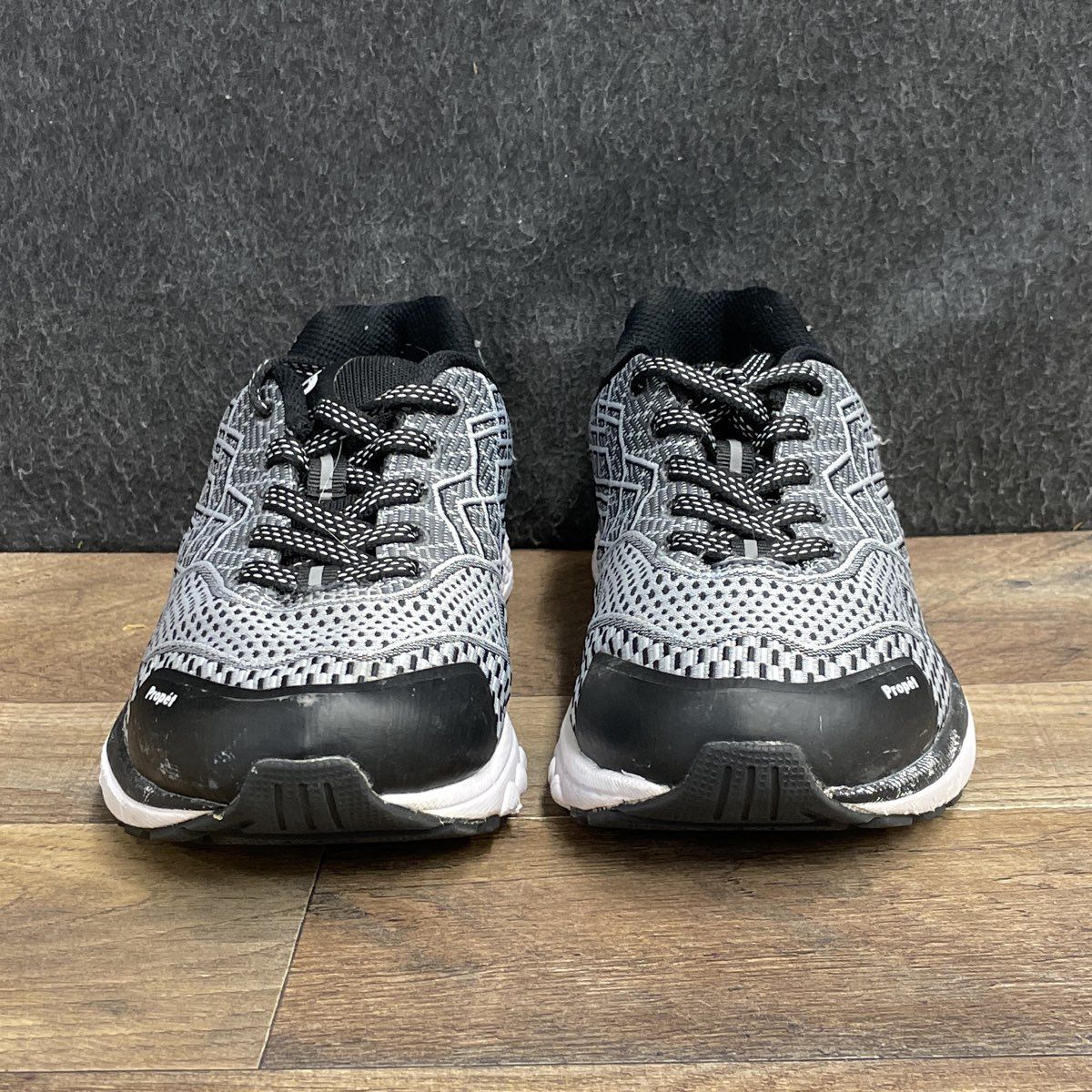 Propet One WAA102M Grey Black Knit Sneakers Women's Size 7.5 Narrow