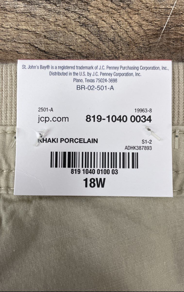 St. John's Bay Women's Mid Rise Bermuda Shorts Khaki Cargo NWT Sz 18W