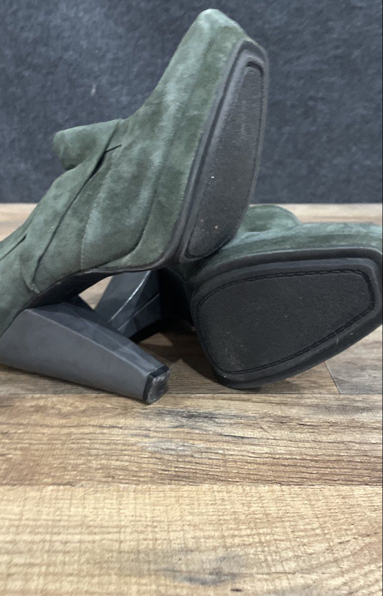 Kenneth Cole Reaction Cold Stir Forest Green Suede Platform Booties Size 7.5