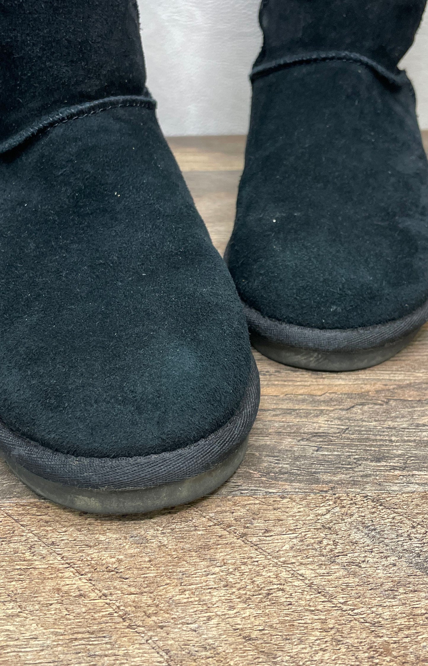 Koolaburra by UGG Black Suede Faux Fur Lined Short Boots Women's Size 9