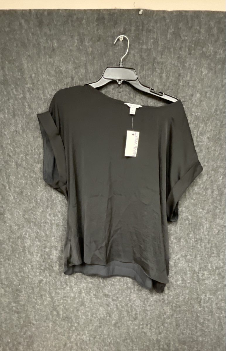 Nine West Women's Black Short Sleeve Cuffed Satin Finish Blouse Sz XL NWT