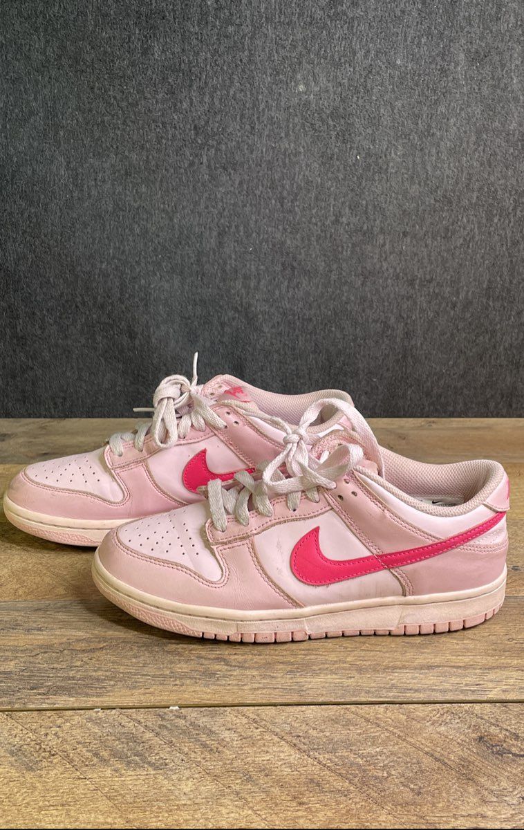 Nike Dunk Low GS Triple Pink Hyper Pink Leather Sneakers Size 7Y