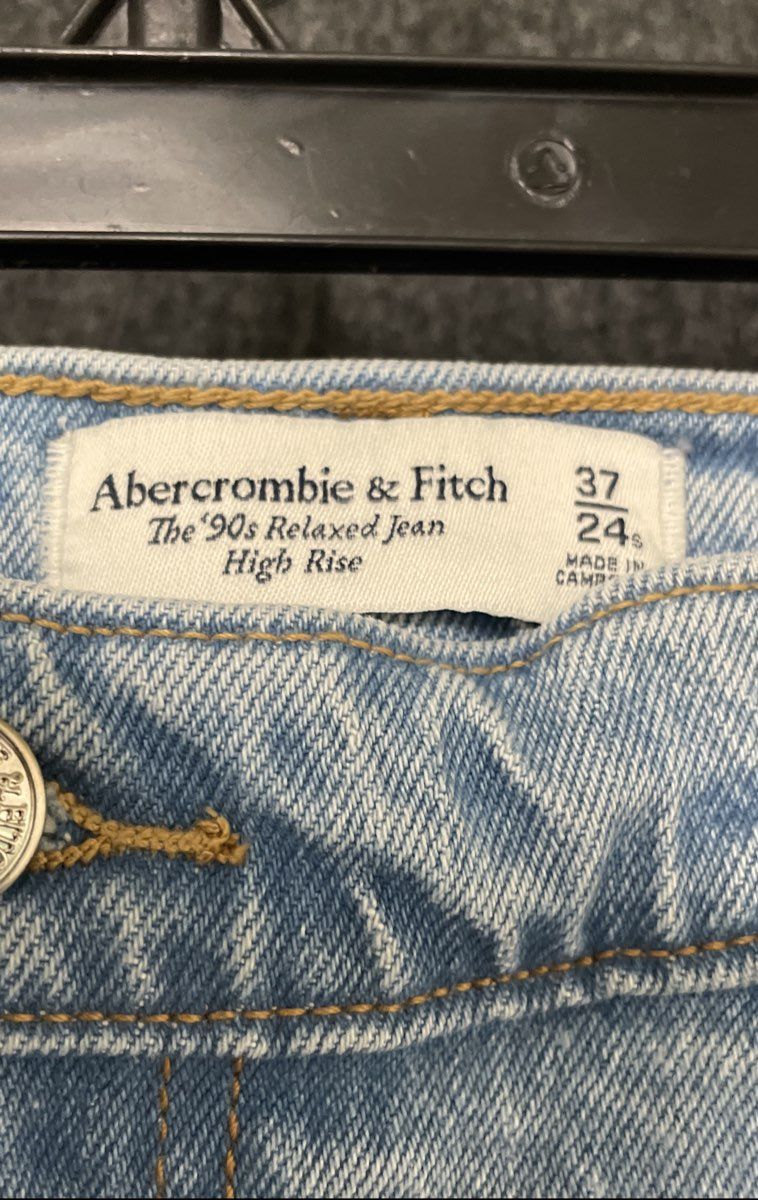 Abercrombie & Fitch Women's The '90s Relaxed High Rise Light Wash Jeans NWT 24S