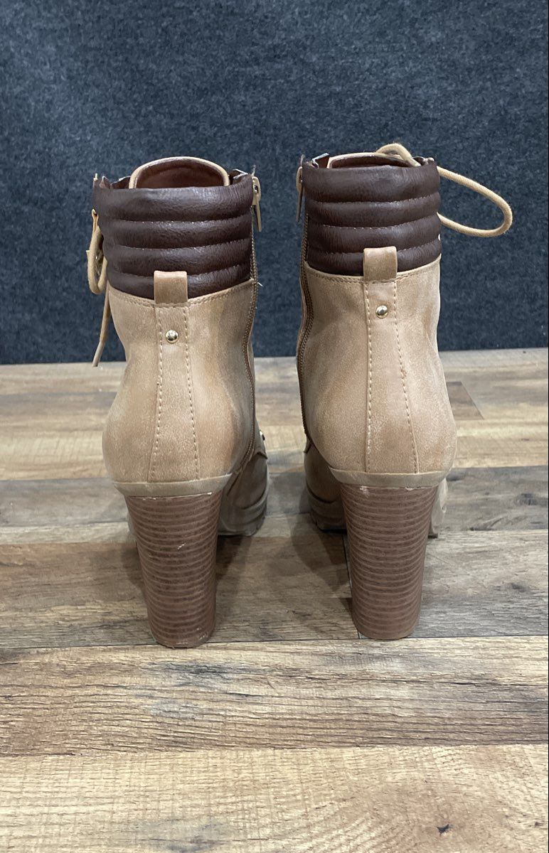Guess GFGrove Tan Brown Lace Up Block Heel Lug Sole Boots Women's Size 10