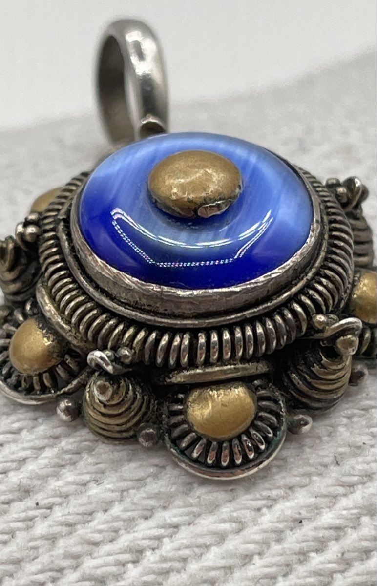 Two-Tone 925 Sterling Silver Blue Cat's Eye Glass Stone Wirework Pendant 3.5g