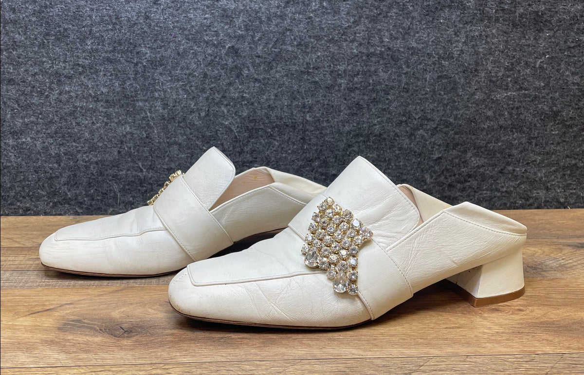 Vintage Stuart Weitzman White Leather Crystal Embellished Loafer Mules Size 9