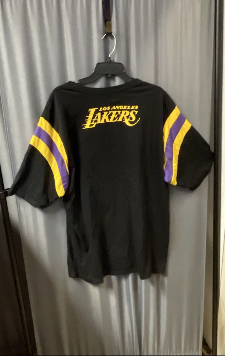 Ultra Game Men's NBA LA Lakers Embroidered Black Striped Sleeve T-shirt Sz XL