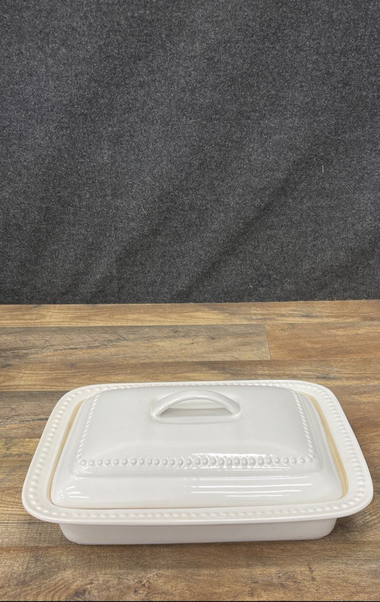 White Ceramic Covered Casserole Dish Rectangular Baker Beaded Rim Large