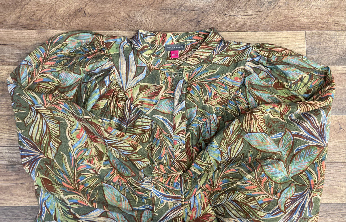 Vince Camuto Women's Blouse Green Leaf Print Lightweight Ruched Button Up Sz L