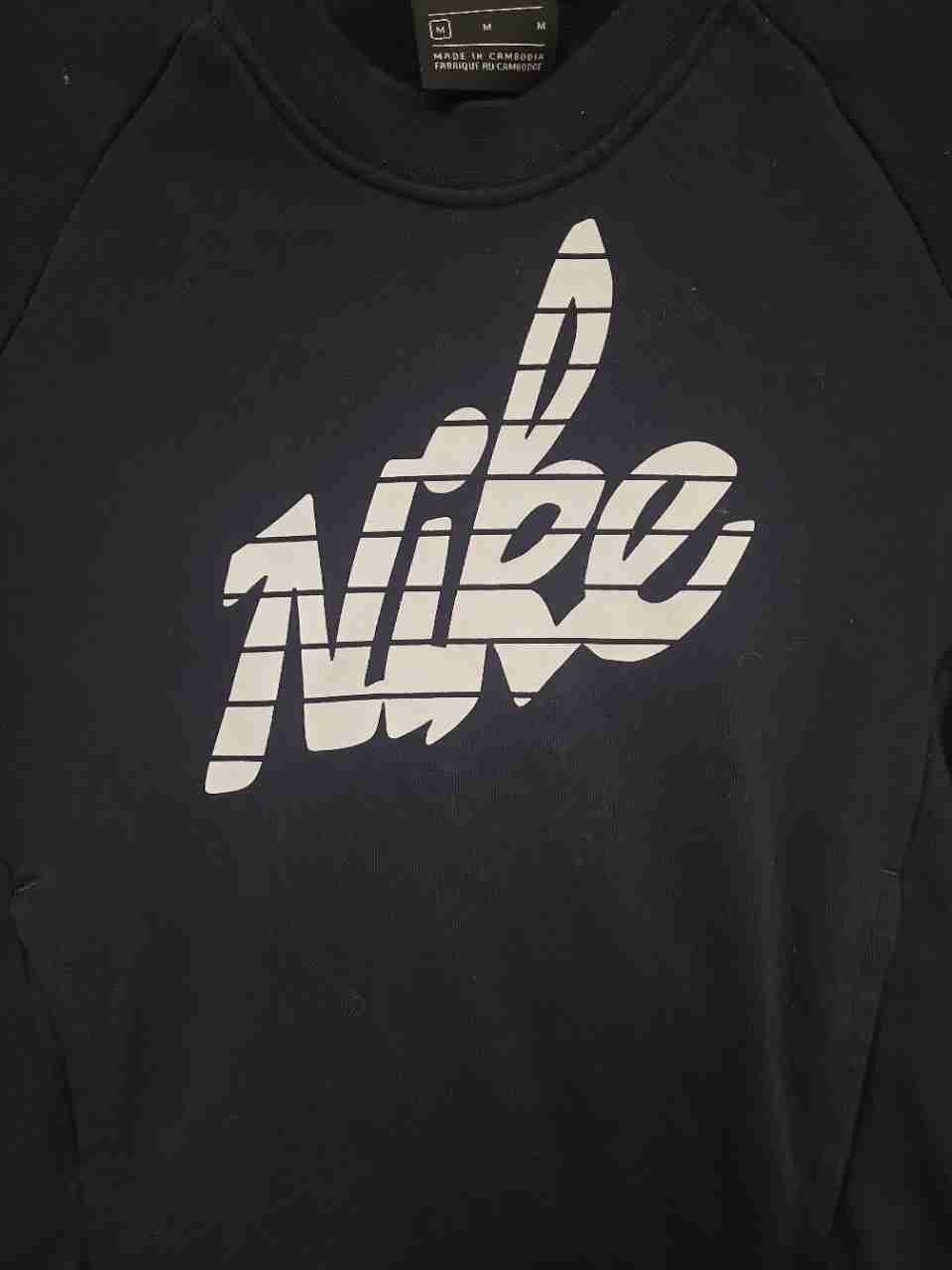 Nike Men's Black Sweatshirt Crewneck Stylized Graphic Logo Raglan Sleeves Sz M