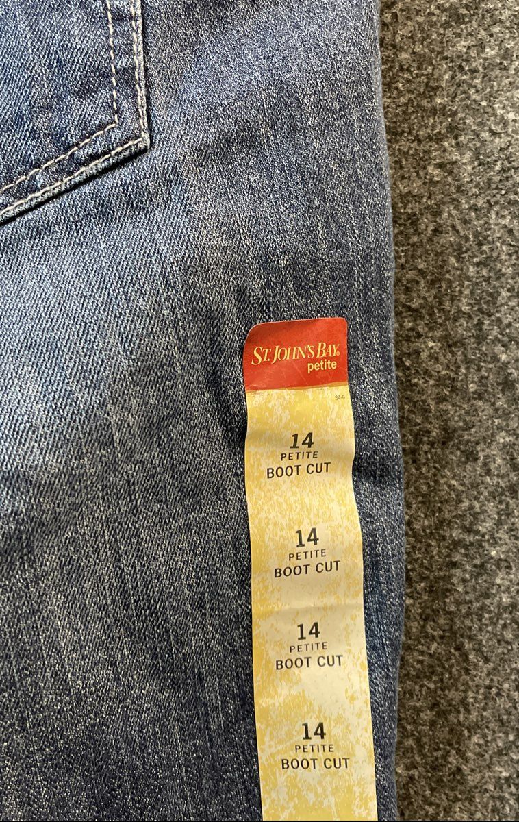 St. John's Bay Women's Boot Cut Jeans Dark Wash Relaxed Hip Thigh NWT Sz 14P