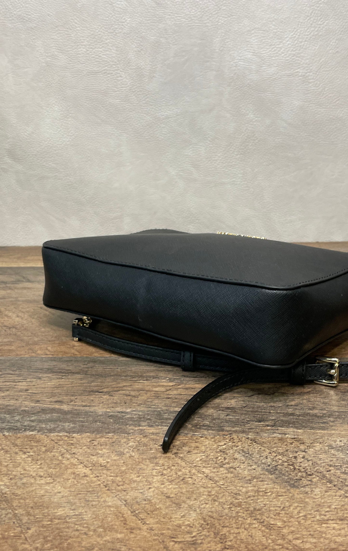 Michael Kors Black Saffiano Leather Jet Set East West Crossbody Bag Gold