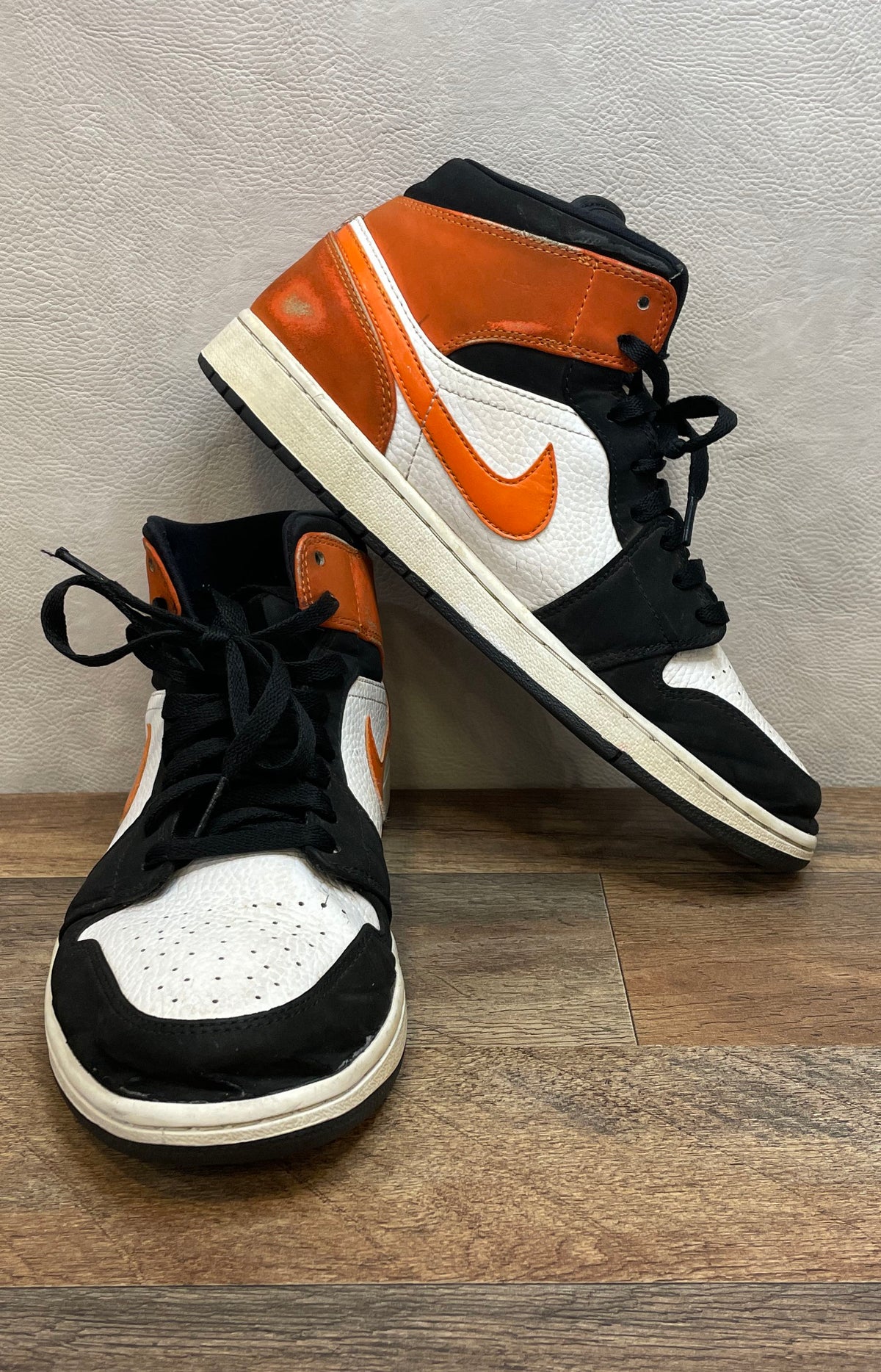 Nike Air Jordan 1 Mid Shattered Backboard Starfish Size 10.5