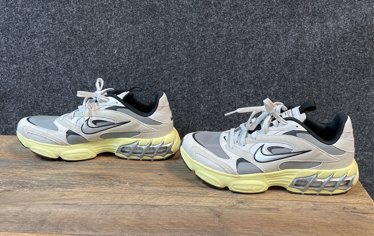 Nike Zoom Vomero 5 Light Bone Yellow Silver Women's Running Shoes Size 11