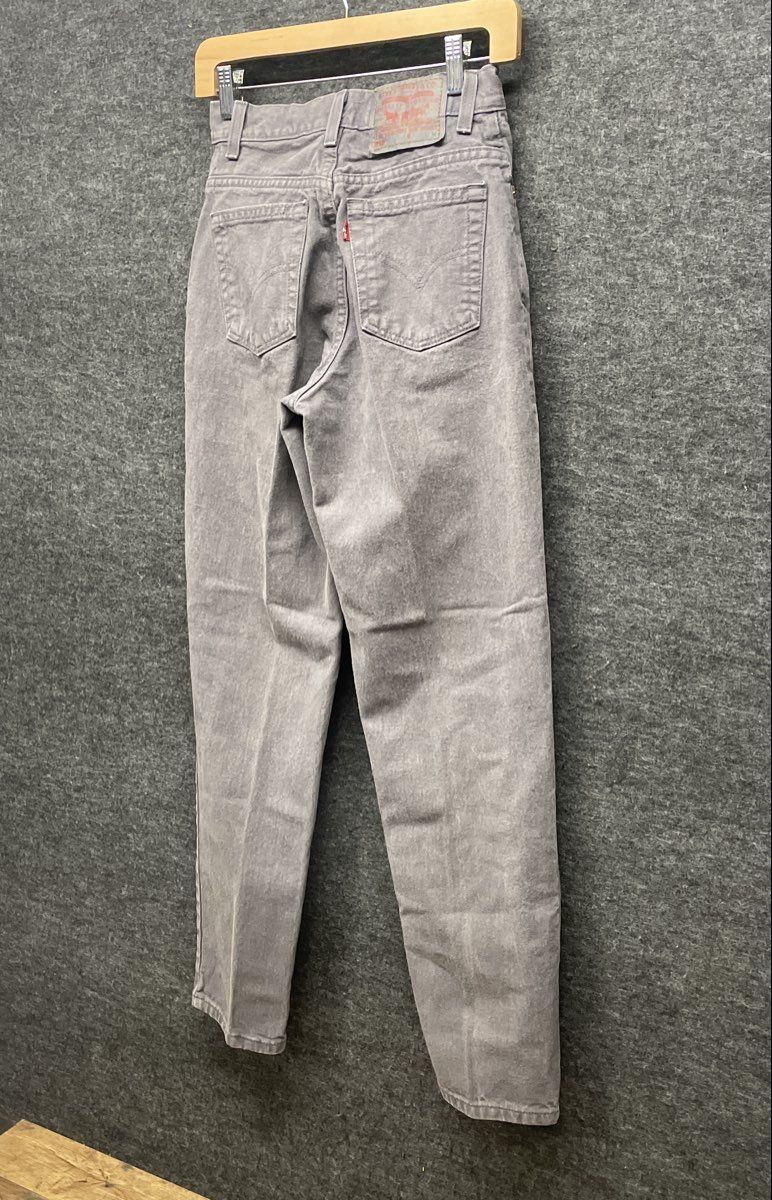 Vintage 90s Levis 550 Womens Gray Relaxed Fit Tapered Leg Jeans Made in USA Sz 6
