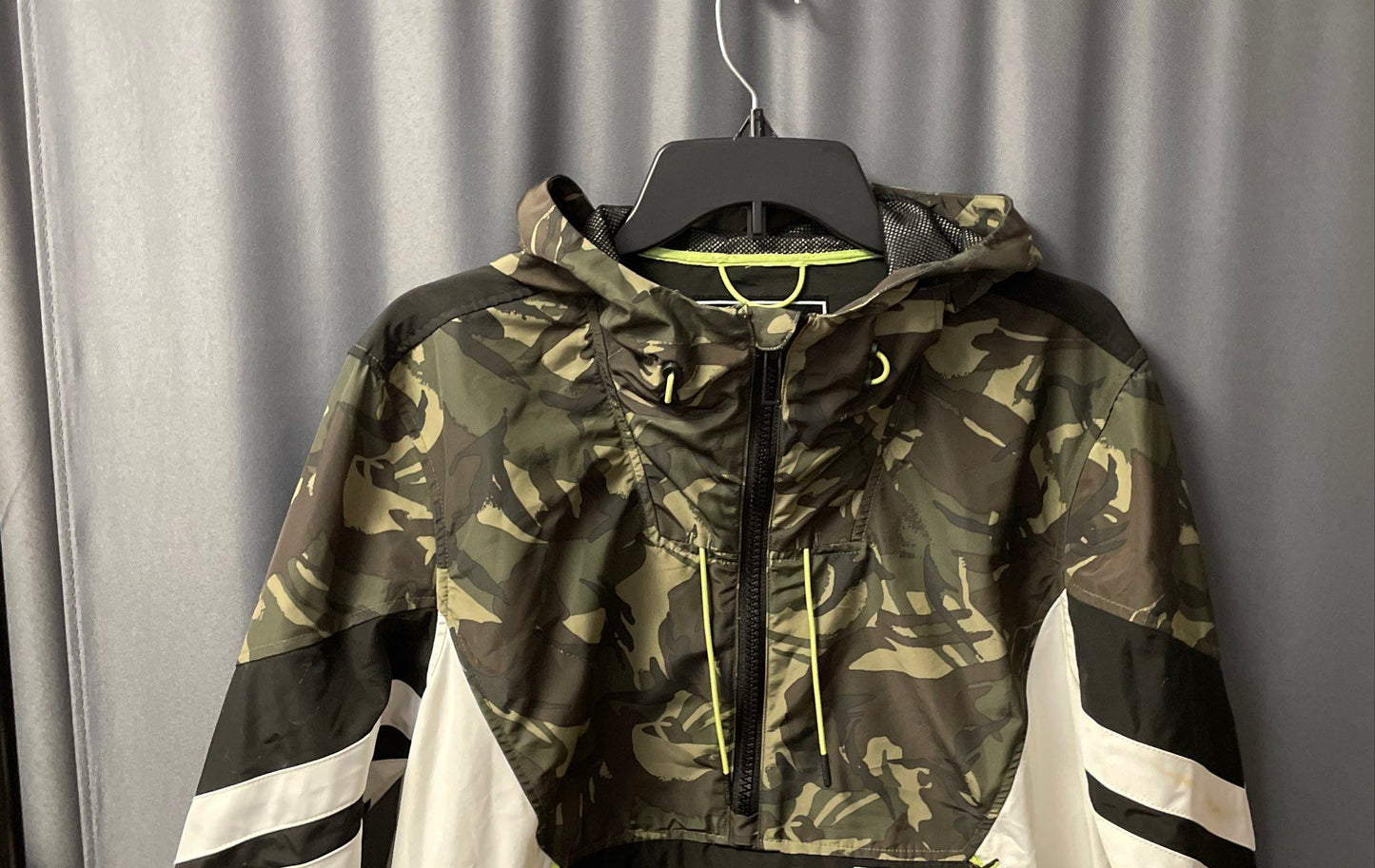 Superdry Men's 1/2 Zip Pullover Windbreaker Camo Black White Hooded Jacket Sz M