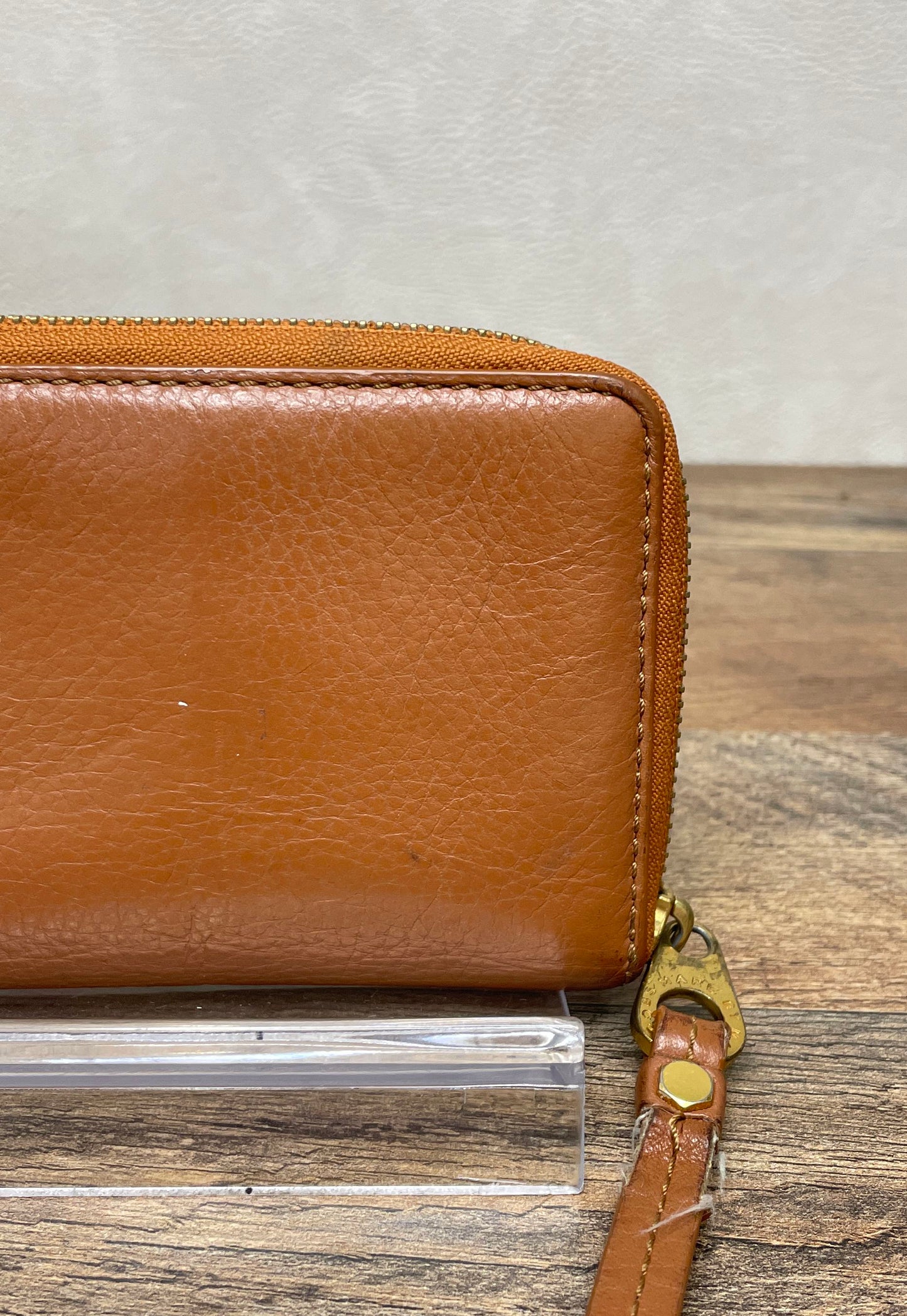 Marc by Marc Jacobs Brown Leather Standard Supply Zip Around Wristlet Wallet COA