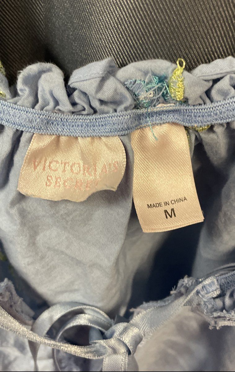 Vintage Y2K Victoria's Secret Women's Blue Embroidered Cotton Peasant Top Sz M