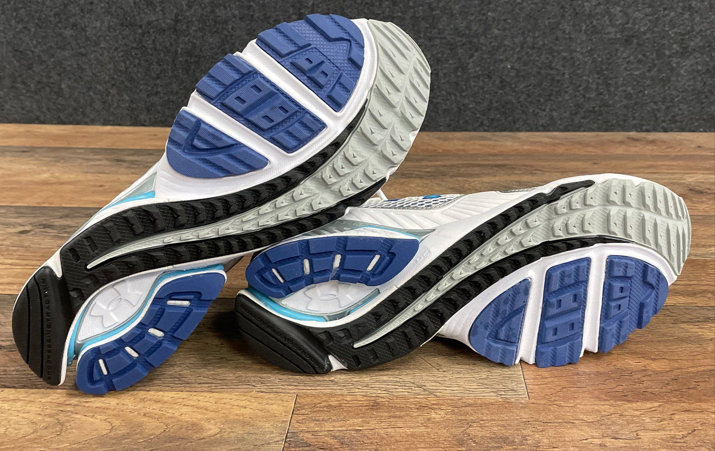 Vintage Under Armour Cartilage White Blue Silver Running Shoes