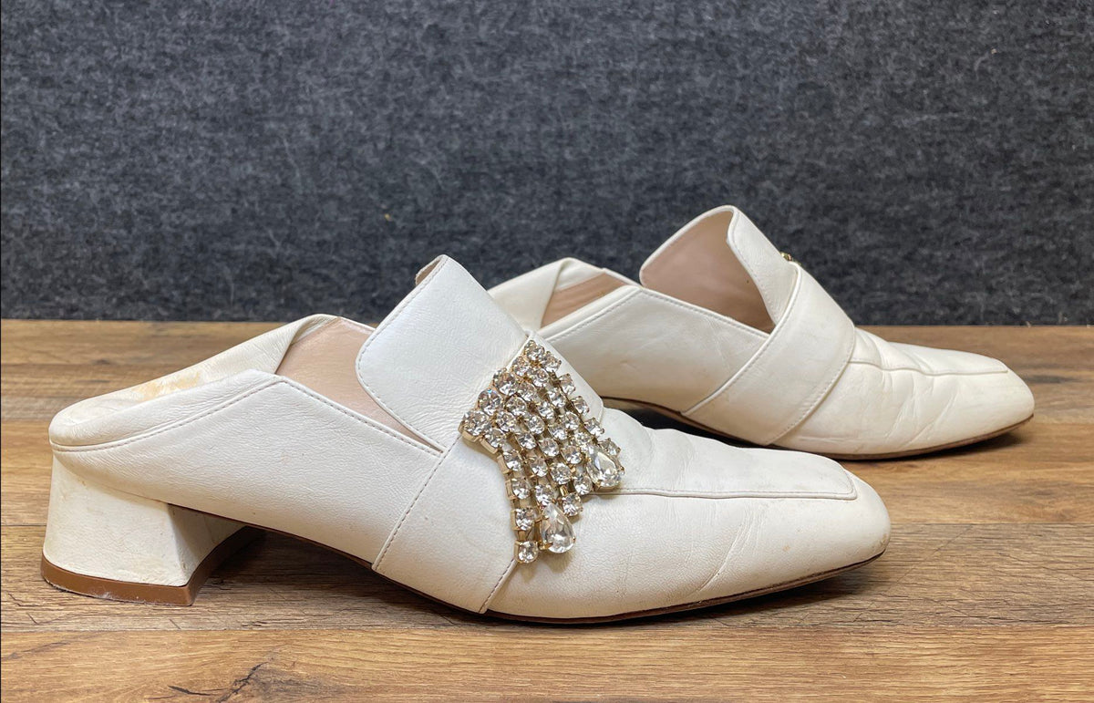 Vintage Stuart Weitzman White Leather Crystal Embellished Loafer Mules Size 9