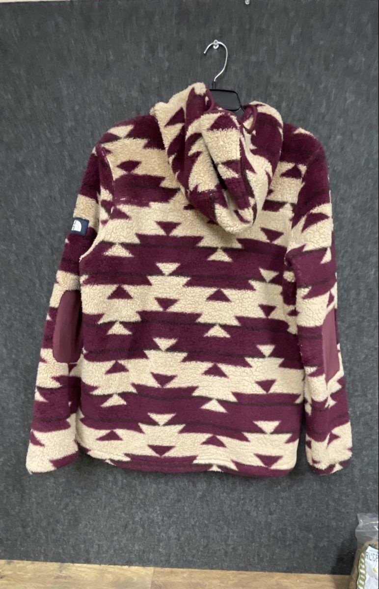 The North Face Women's Campshire Pullover Hoodie Maroon Geo Tribal Fleece Sz L