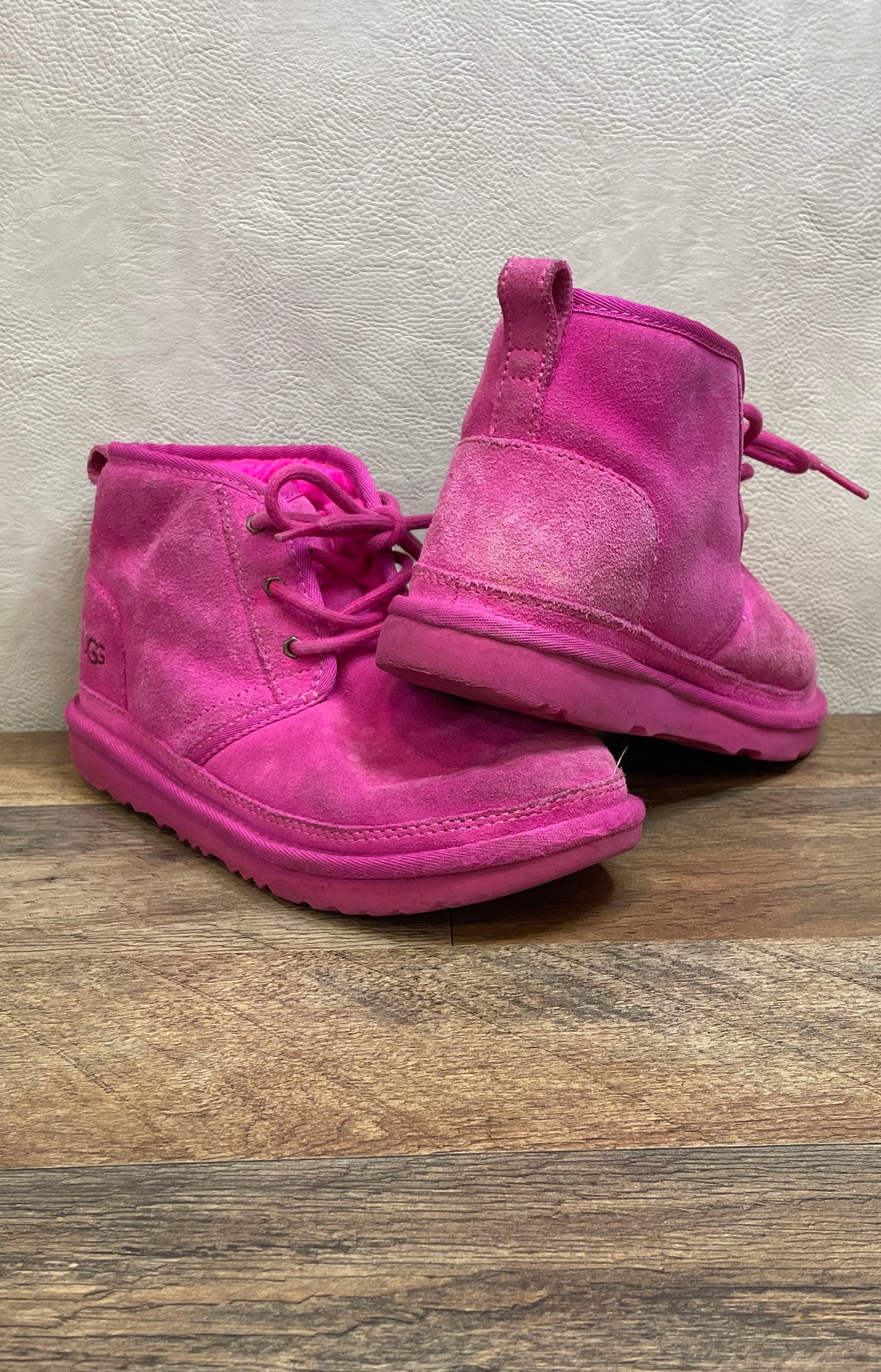 Ugg Neumel II Pink Suede Lace Up Chukka Boots Kids Size 4