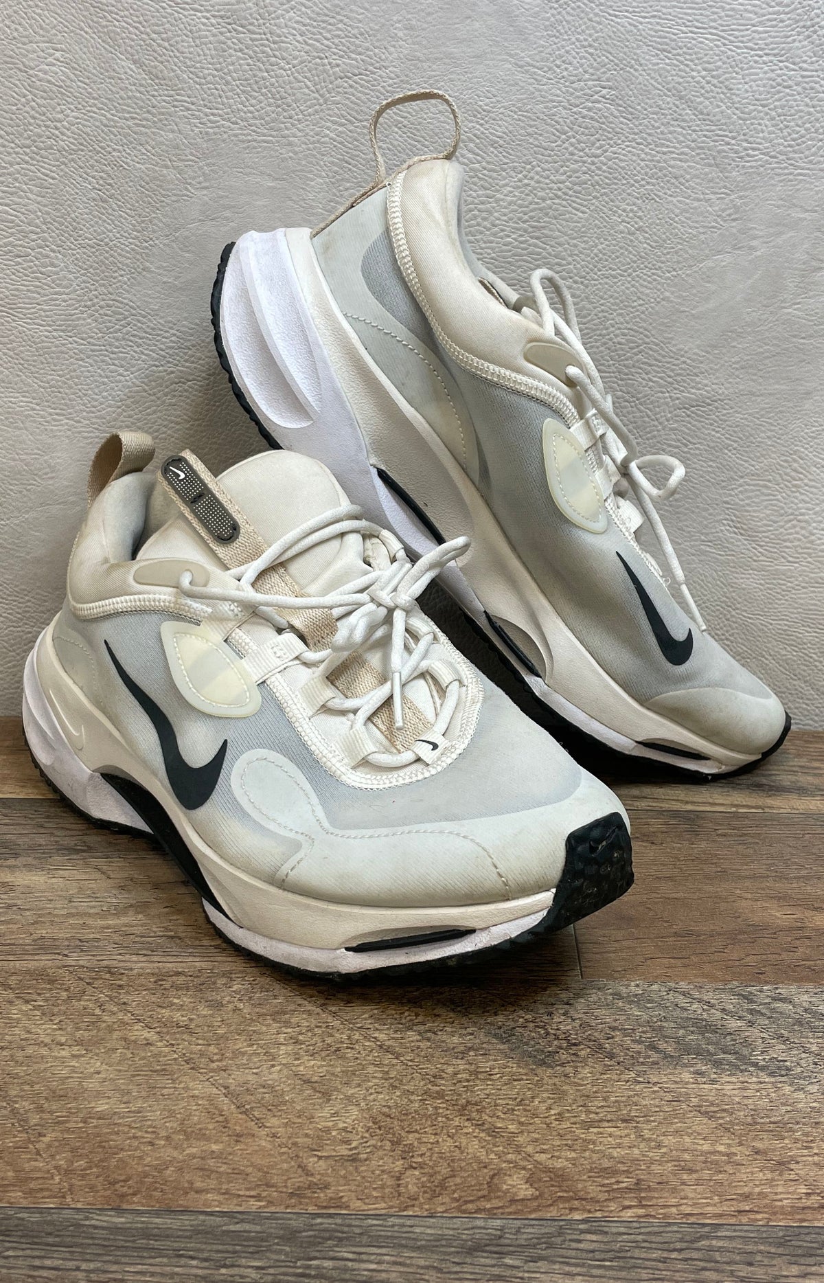 Nike Atsuma Trail White Gold Light Bone Women's Running Shoes Size 10.5