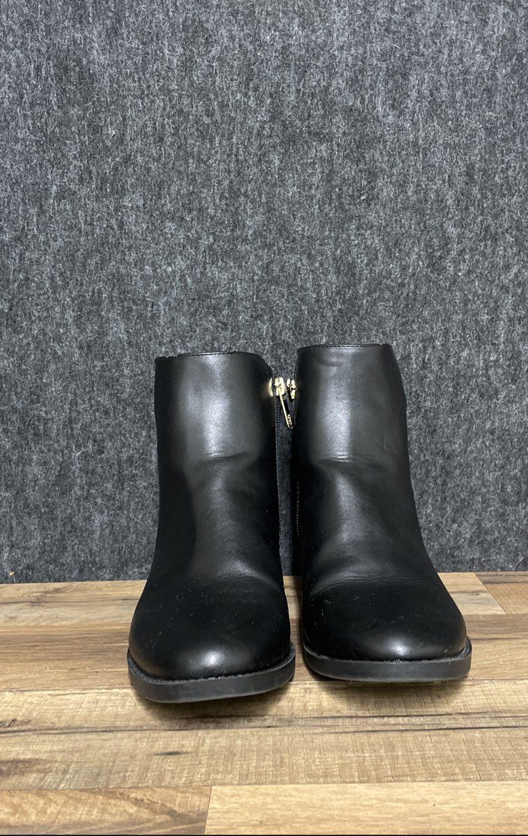 Tommy Hilfiger Imiera Black Quilted Faux Leather Ankle Boots Size 6.5