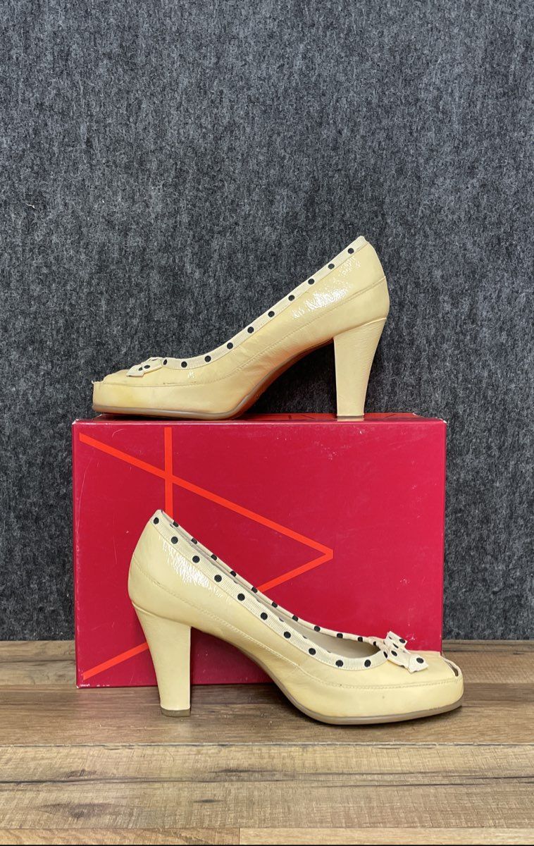 Aerosoles Benefit Cream Yellow Polka Dot Peep Toe High Heels Vintage Size 8 M