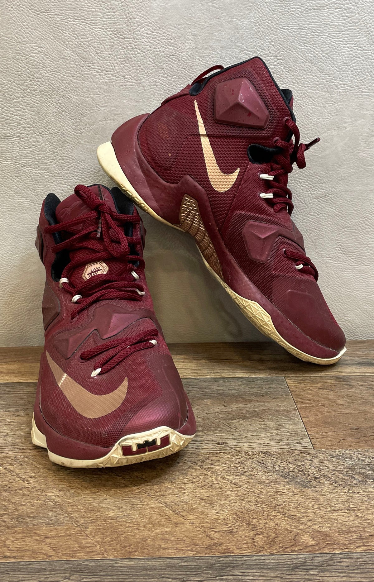 Nike LeBron 13 Team Red Metallic Bronze Basketball Shoes Size 7.5