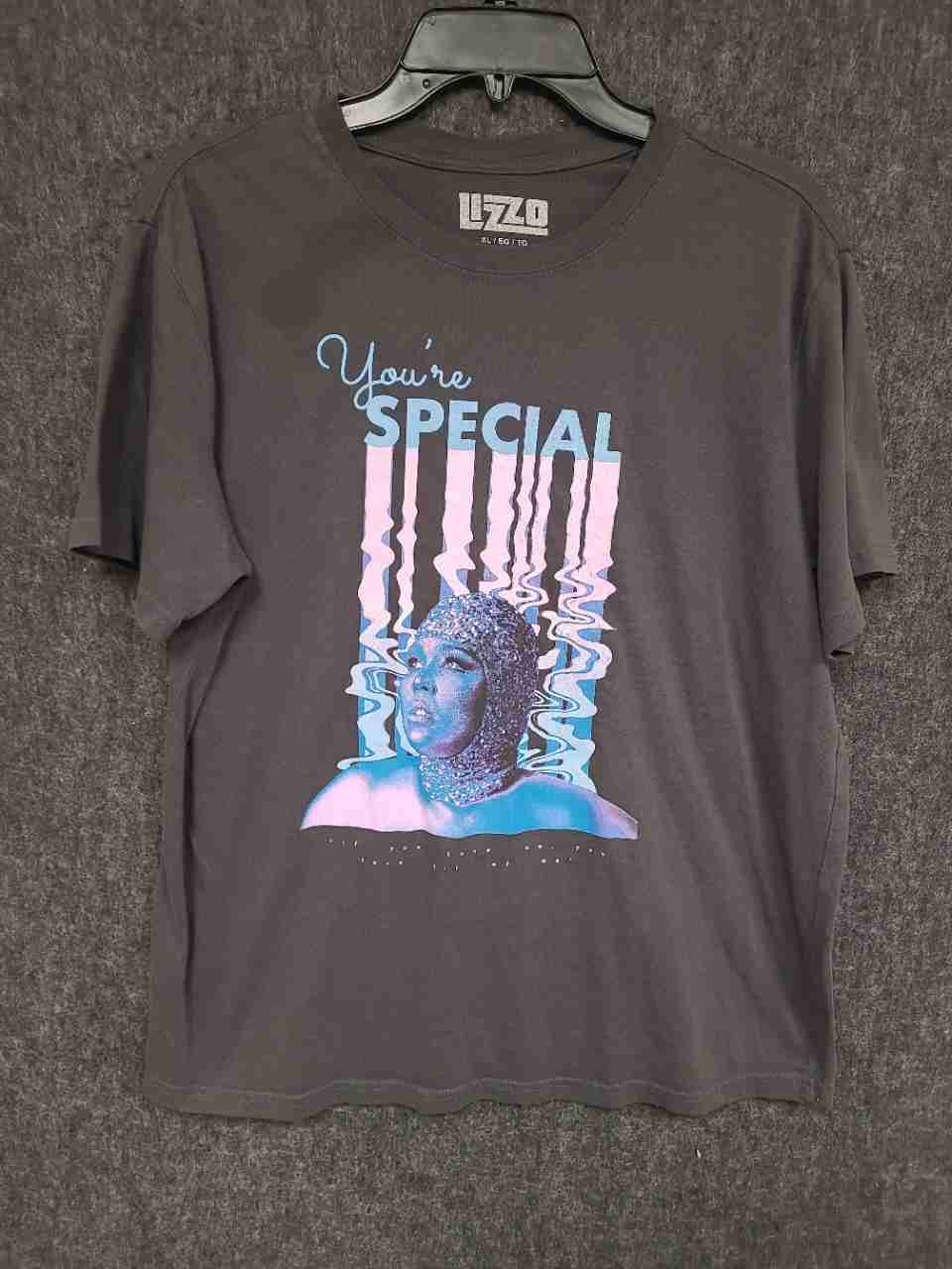 Lizzo Unisex T-Shirt Charcoal Gray Special Album Graphic Crewneck Sz XL