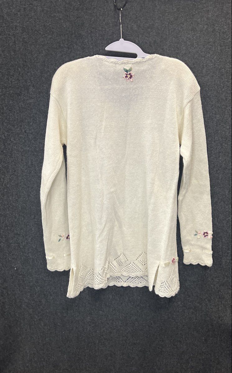 Vintage Y2K Capacity Women's Cream Floral Embroidered Crochet Hem Sweater Sz S