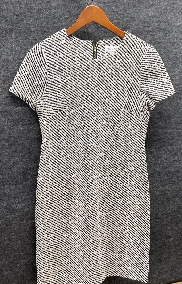 Calvin Klein Women's Black White Textured Diagonal Stripe Sheath Dress Sz 4