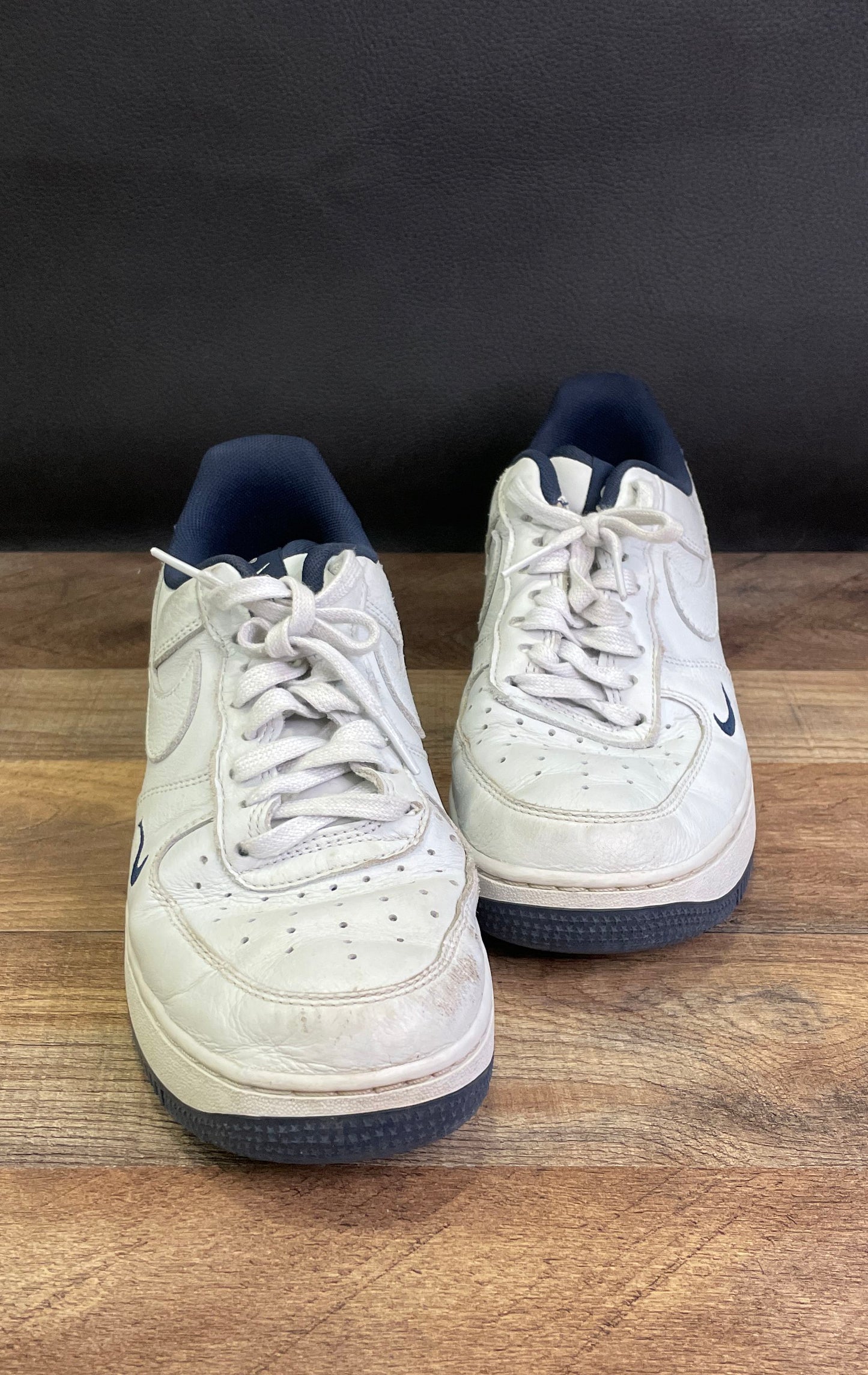 Nike Air Force 1 Low White Navy Blue Mini Swoosh Sneakers Men's Size 7.5