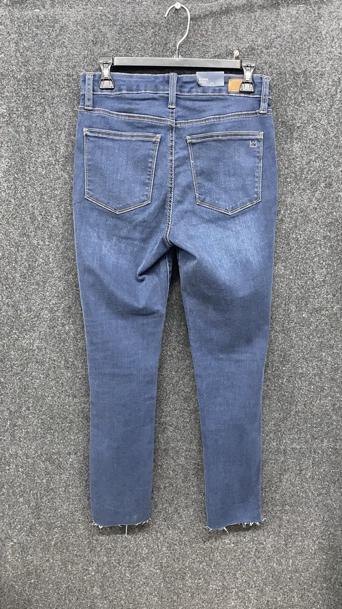 Crown & Ivy Women's Blue Elsie Wash Raw Hem Cropped Capri Jeans Size 4 NWT