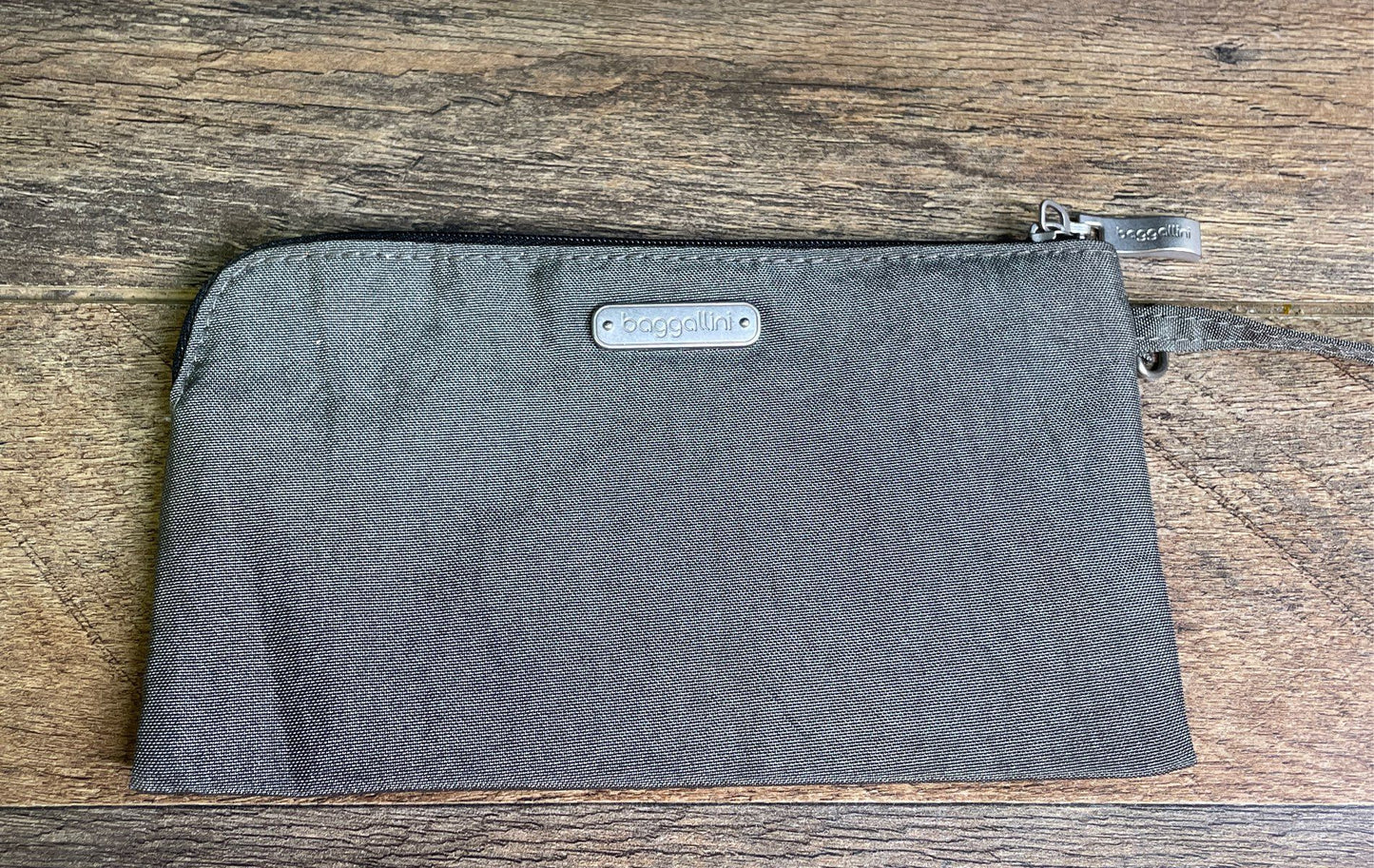 Baggallini Grey Nylon Zip Around Town Bagg Crossbody Bag w/ Wristlet