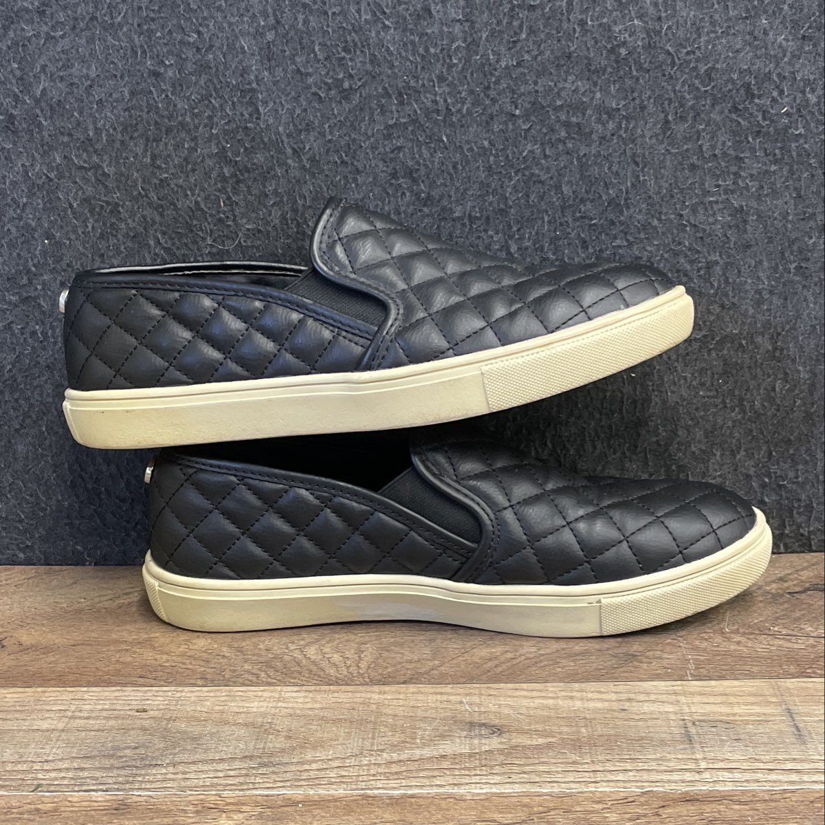 Steve Madden Ecentrcq Black Quilted Slip-On Sneakers Women's Size 7