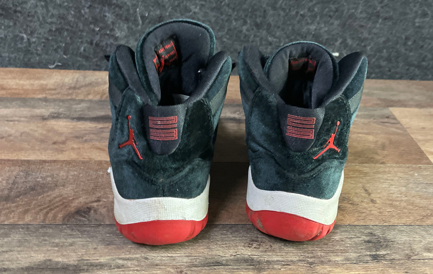 Nike Air Jordan 11 Retro Velvet Black Gym Red Kids Basketball Shoes Size 2Y