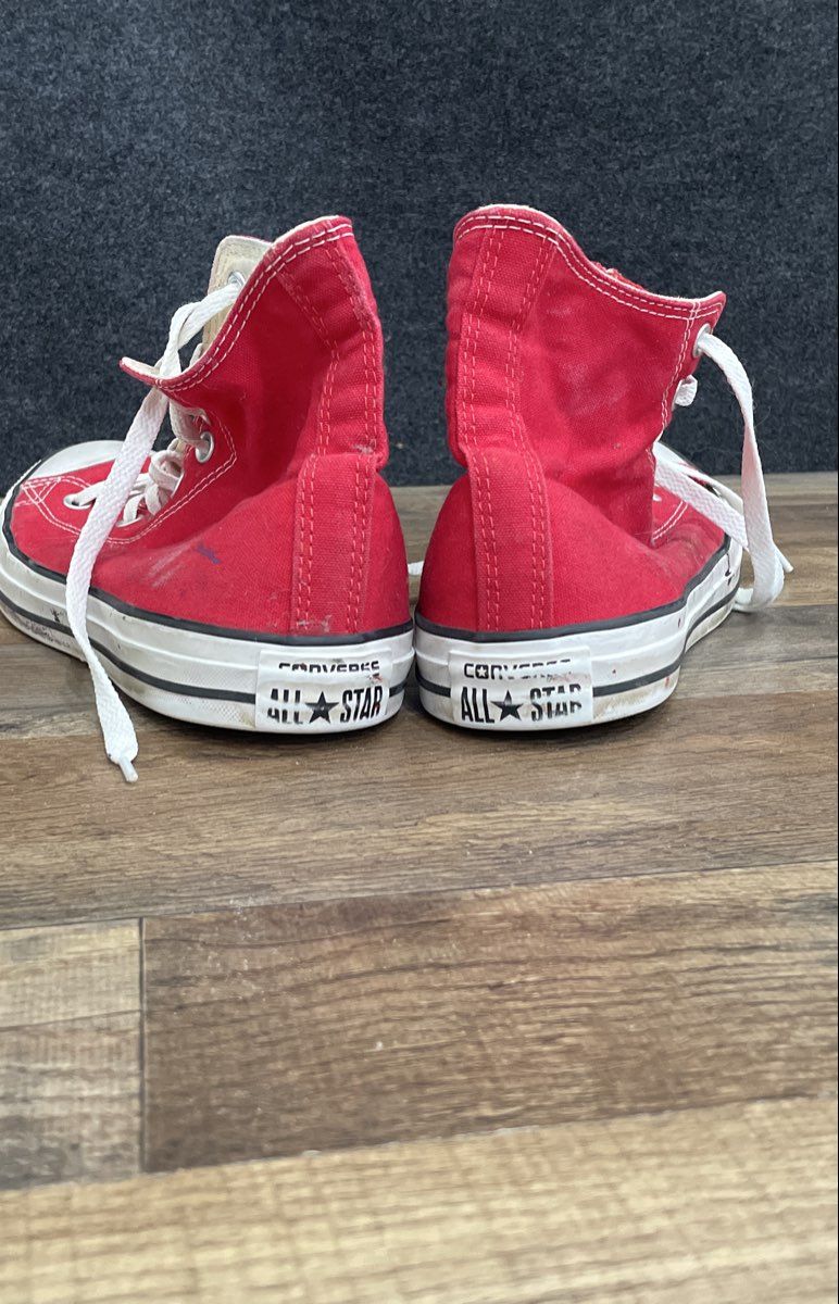 Converse Chuck Taylor All Star Red Canvas High Top Sneakers Men's Size 9.5