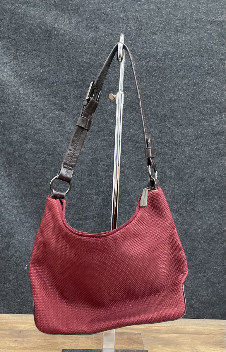 The Sak Red Woven Fabric Shoulder Bag Hobo Zip Pockets Adjustable Strap